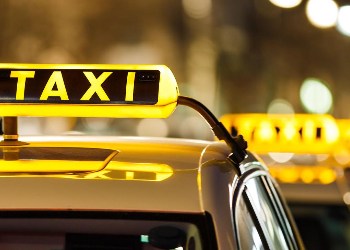 Водачи на леки автомобили за таксиметров превоз